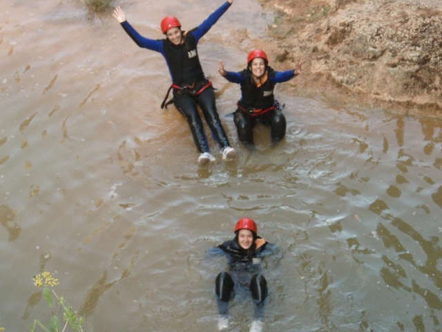  Mädchen in der Schlucht 
